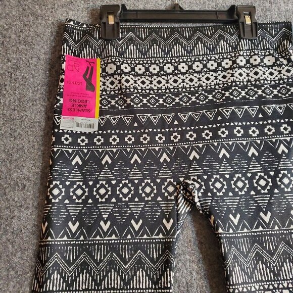 NOBO no boundaries ankle leggings size large 11 13 Black White Geometrical print - Picture 4 of 12